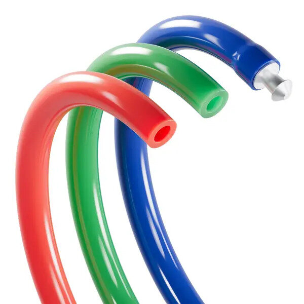 Beige, blaue, rote und grüne hohle Rundriemen, gebogen und nebeneinander platziert, wobei der grüne Riemen mit einem Metallverbinder endet.