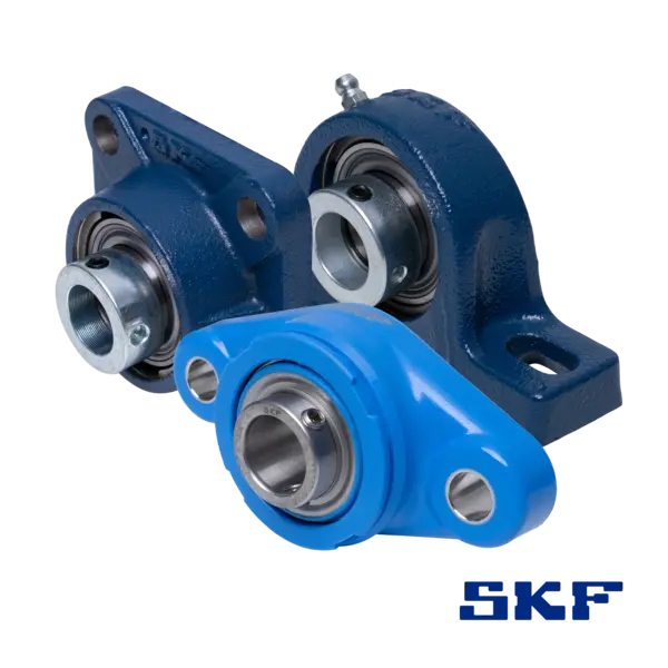 Drei unterschiedliche SKF-Gehäuselager in blauer Ausführung, jeweils mit eingebauten Wälzlagern und Spannhülsen; rechts unten befindet sich das blaue SKF-Logo.