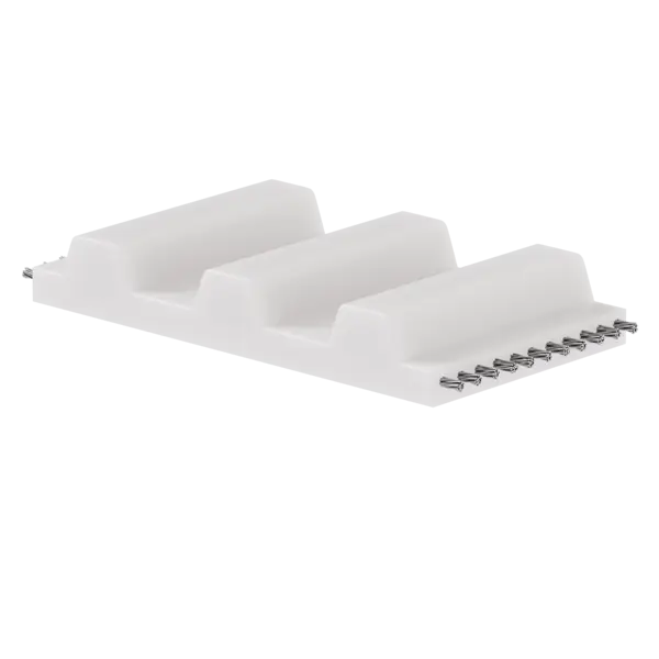 Zahnriemenanschnitt eines weißen Zahnriemens ohne Wickelnase mit drei Zähnen und sichtbaren Stahl-Zugträgern.