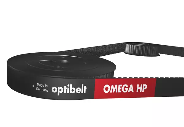 Zwei schwarze Zahnriemenscheiben mit Aufschrift "optibelt OMEGA HP" in Weiß und Rot sowie "Made in Germany", verbunden durch einen Zahnriemen.