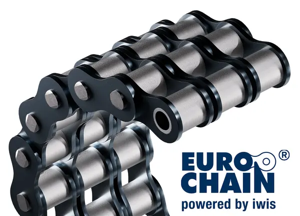 Dreireihige Eurochain-Rollenkette von IWIS, bestehend aus robusten, metallischen Gliedern und der Schriftzug „EUROCHAIN powered by iwis“.